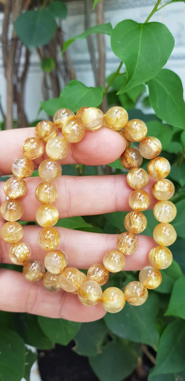 Vòng đeo tay phong thủy may mắn nữ đá thạch anh tóc vàng đồng trục tự nhiên Size vòng hạt 9mm ánh sáng rất đẹp Vòng chuẩn hợp nữ mệnh kim, mệnh thổ, mệnh Thủy ạ