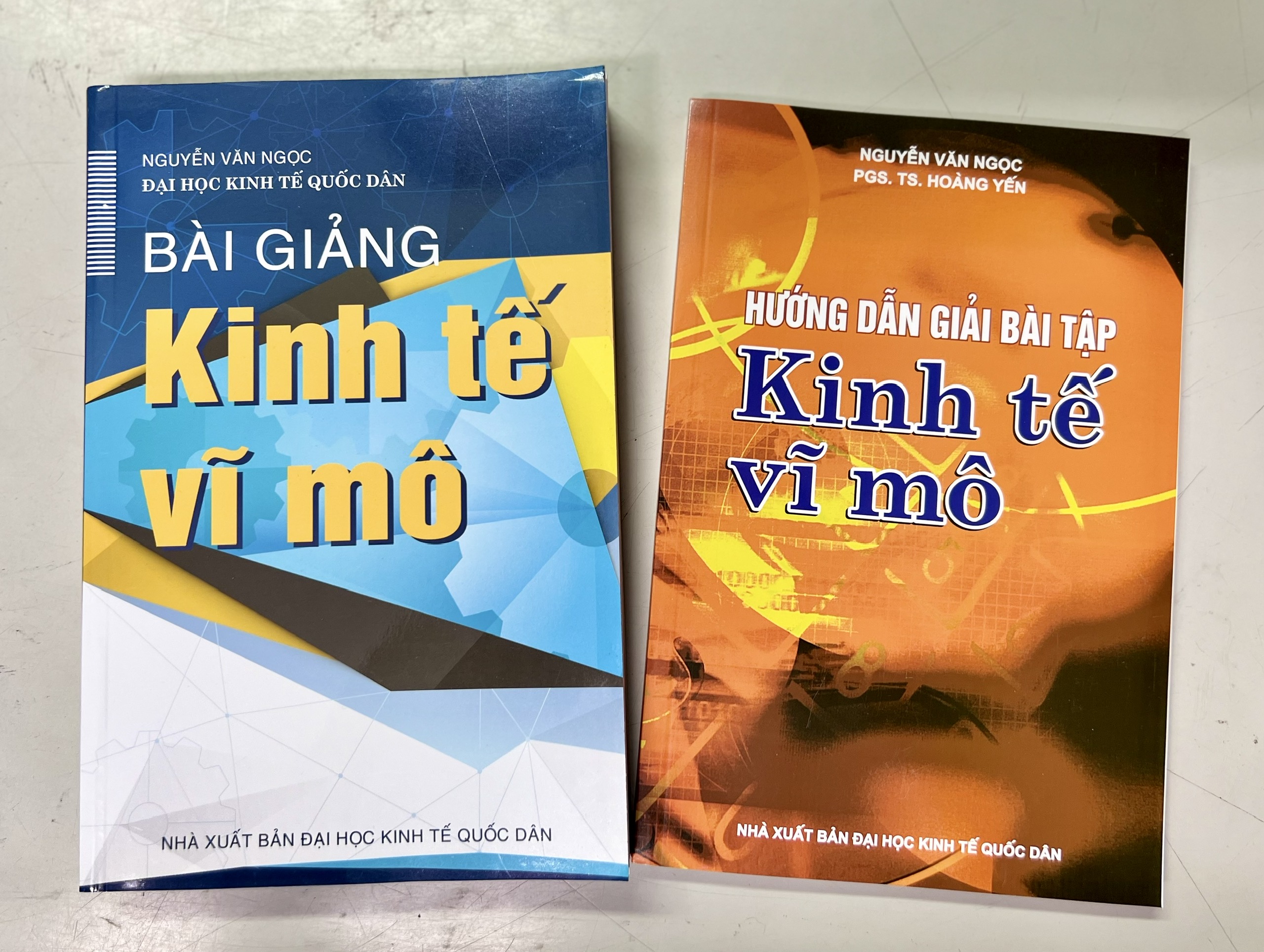 Combo Bài giảng Kinh tế vĩ mô + Hướng dẫn giải bài tập Kinh tế vĩ mô