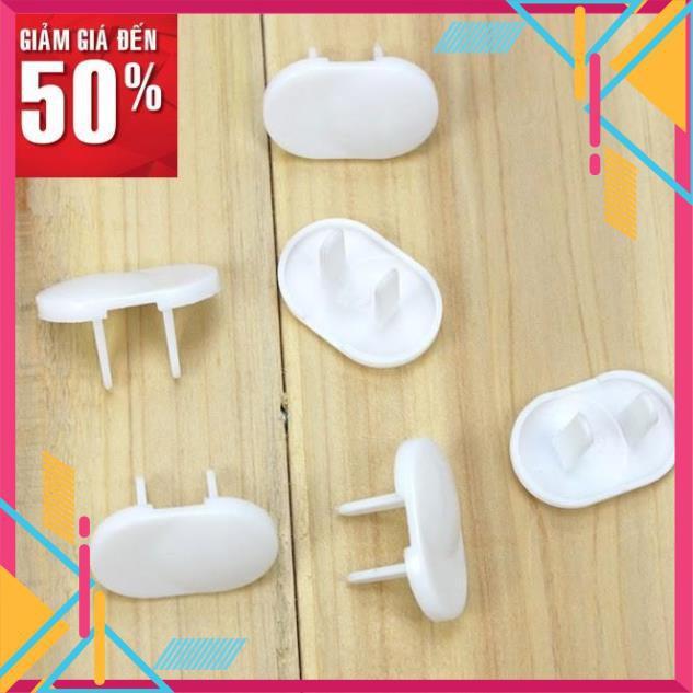 Nút bịt ổ điện nắp cắm 2 chân, 3 chân lộn xộn chống giật an toàn cho bé trẻ em