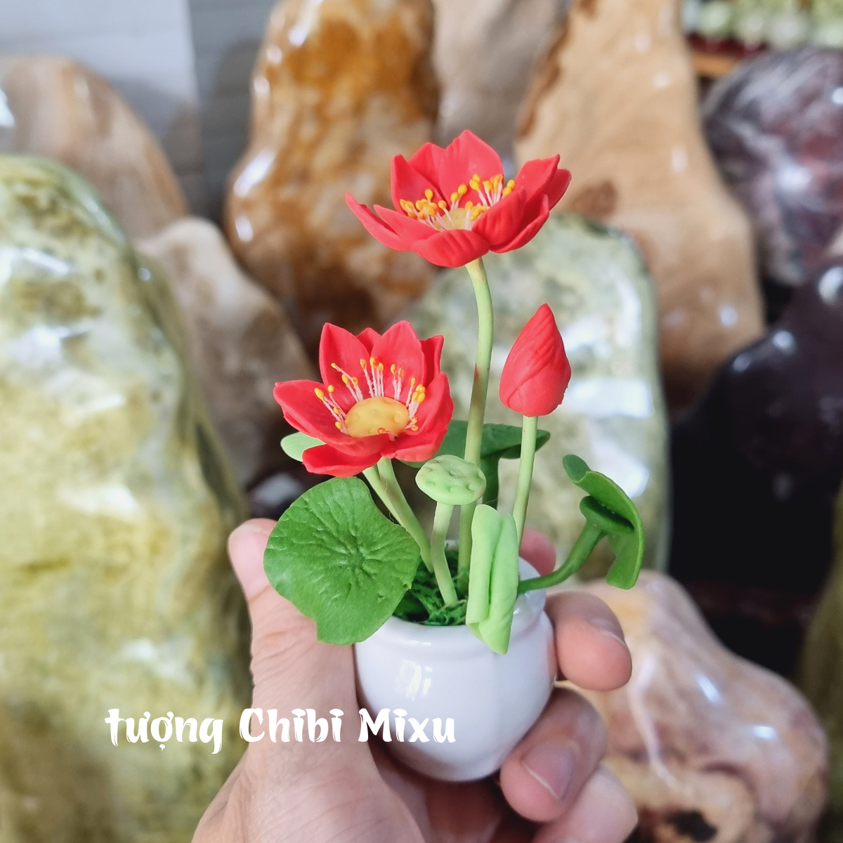 Chậu hoa sen đỏ bằng đất sét Nhật y hình