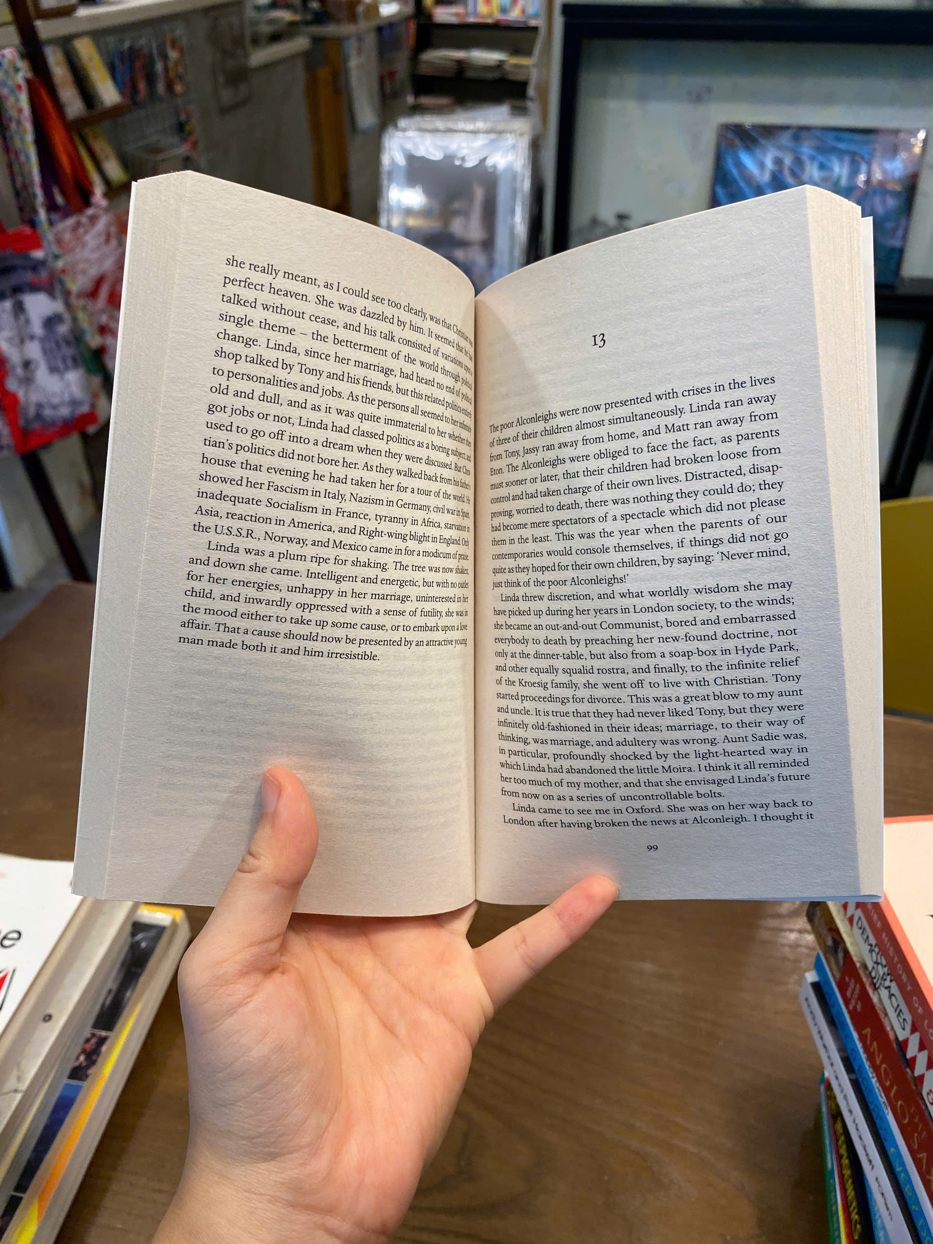 Sách - The Pursuit of Love by Nancy Mitford | Classics Romance / Historical Fiction / Ngoại văn