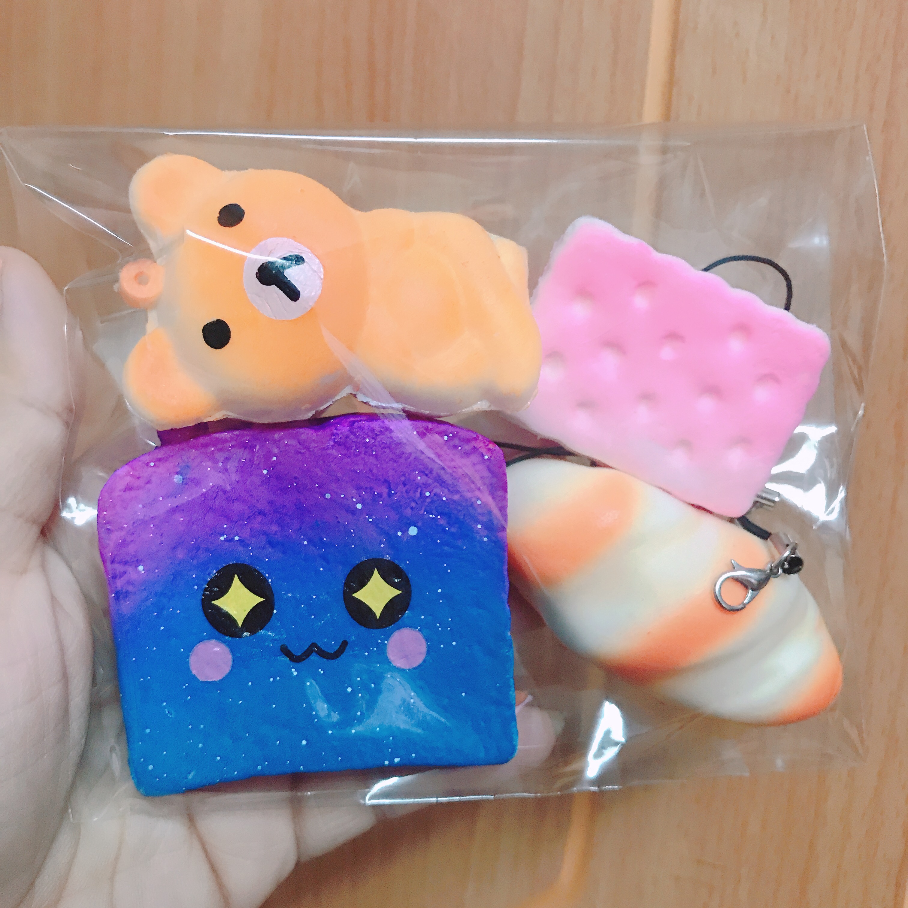 Combo 4 móc khóa squishy mini - Giao mẫu ngẫu nhiên