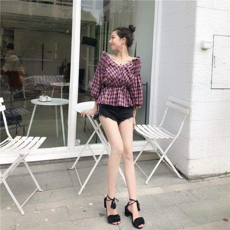 Áo trễ vai tay lỡ sọc caro tím nữ tính nhún eo