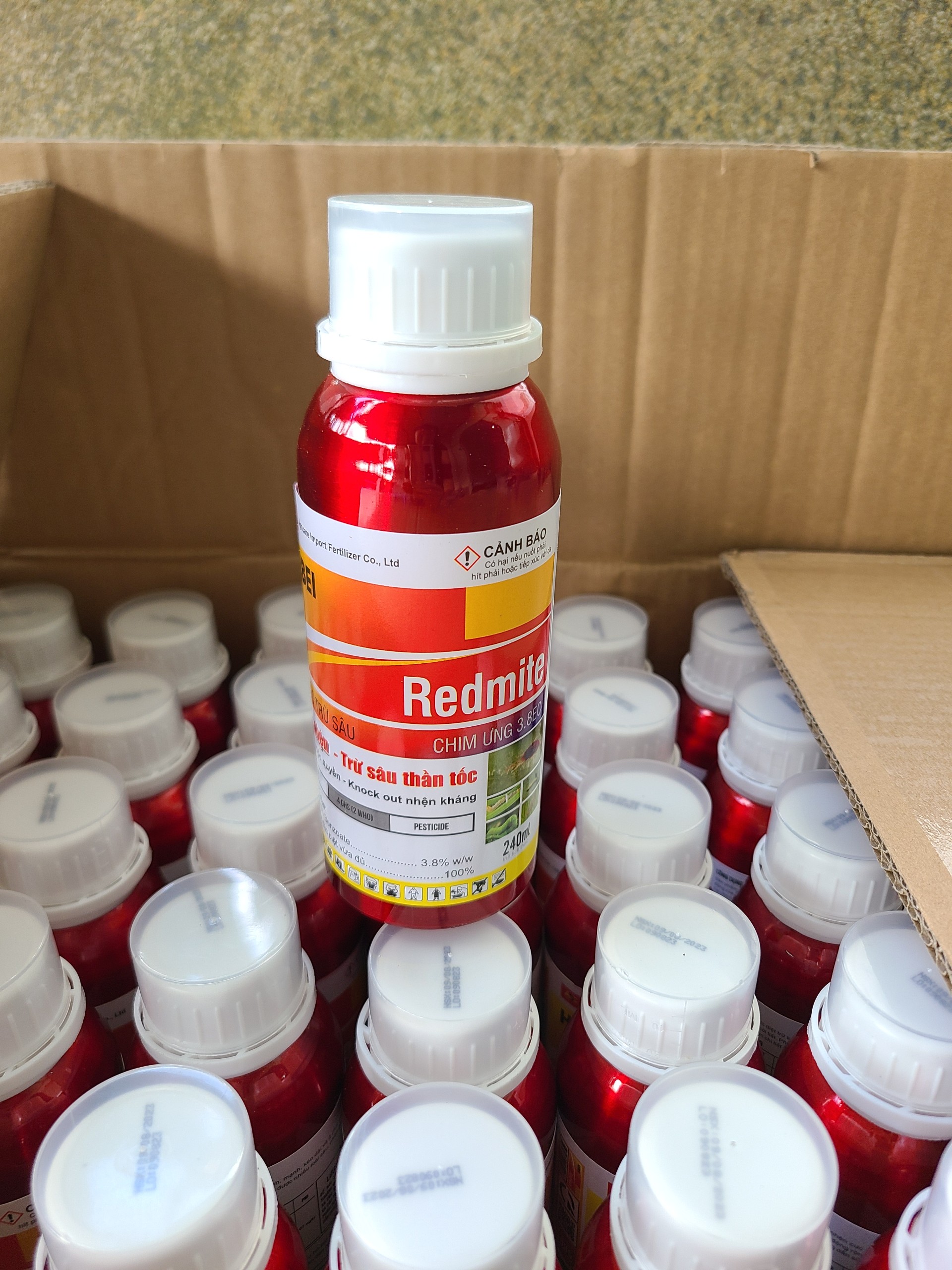 TIÊU SÂU DIỆT NHỆN THẦN TỐC REDMITE Chế phẩm diệt côn trùng thế hệ mới PHỤ GIA ĐẶC BIỆT, ĐỘC QUYỀN