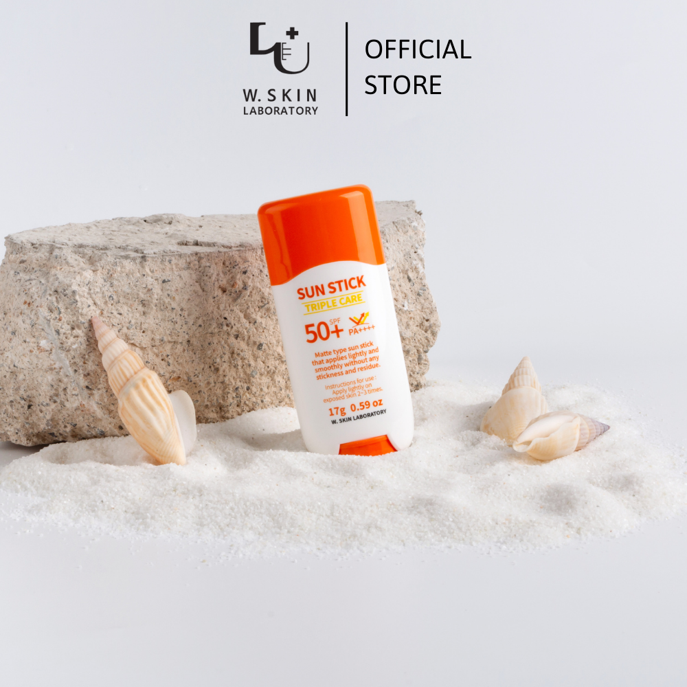 Kem chống nắng dạng sáp lụa TRIPLE CARE SUN STICK SPF50+ PA++++ kết cấu mỏng nhẹ, không gây bết dính, không để lại vệt trắng trên da, thiết kế tiện lợi, dễ dàng mang theo