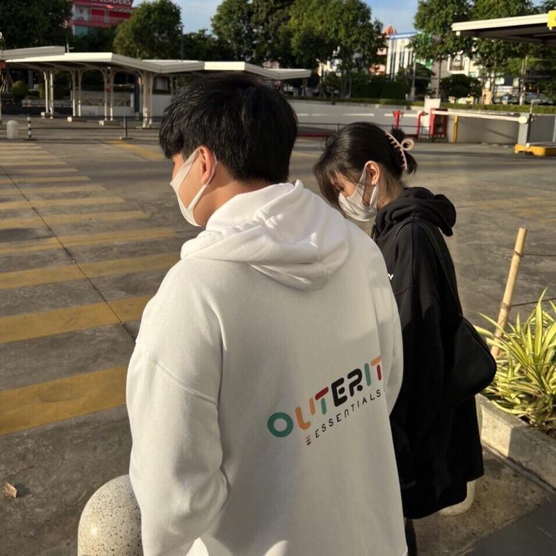 Áo khoác nỉ khoá mũ mà màu đen in chữ 7 màu chữ Outerity 2 màu đen trắng