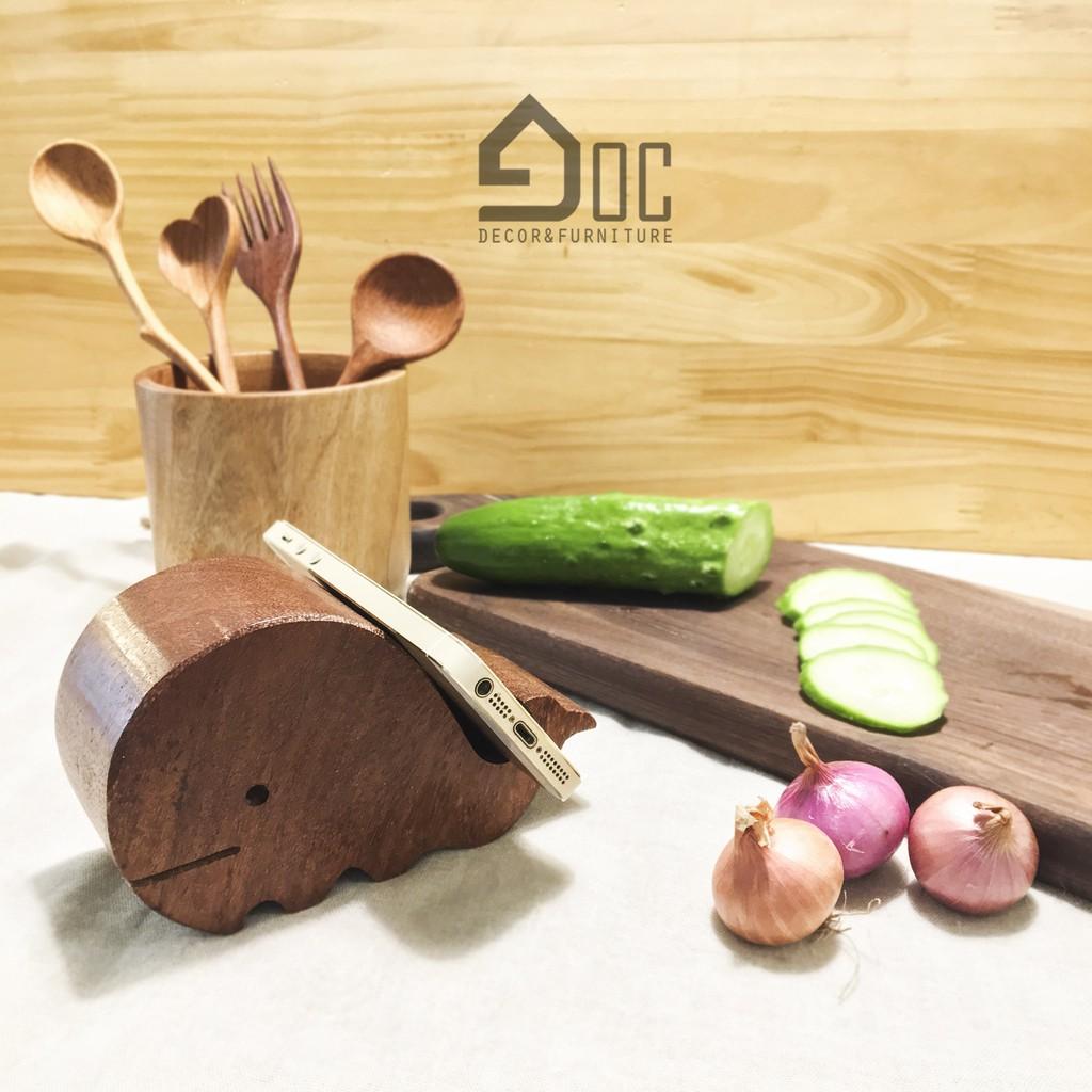 Giá, gác đỡ điện thoại làm quà tặng hình con cá heo, con voi