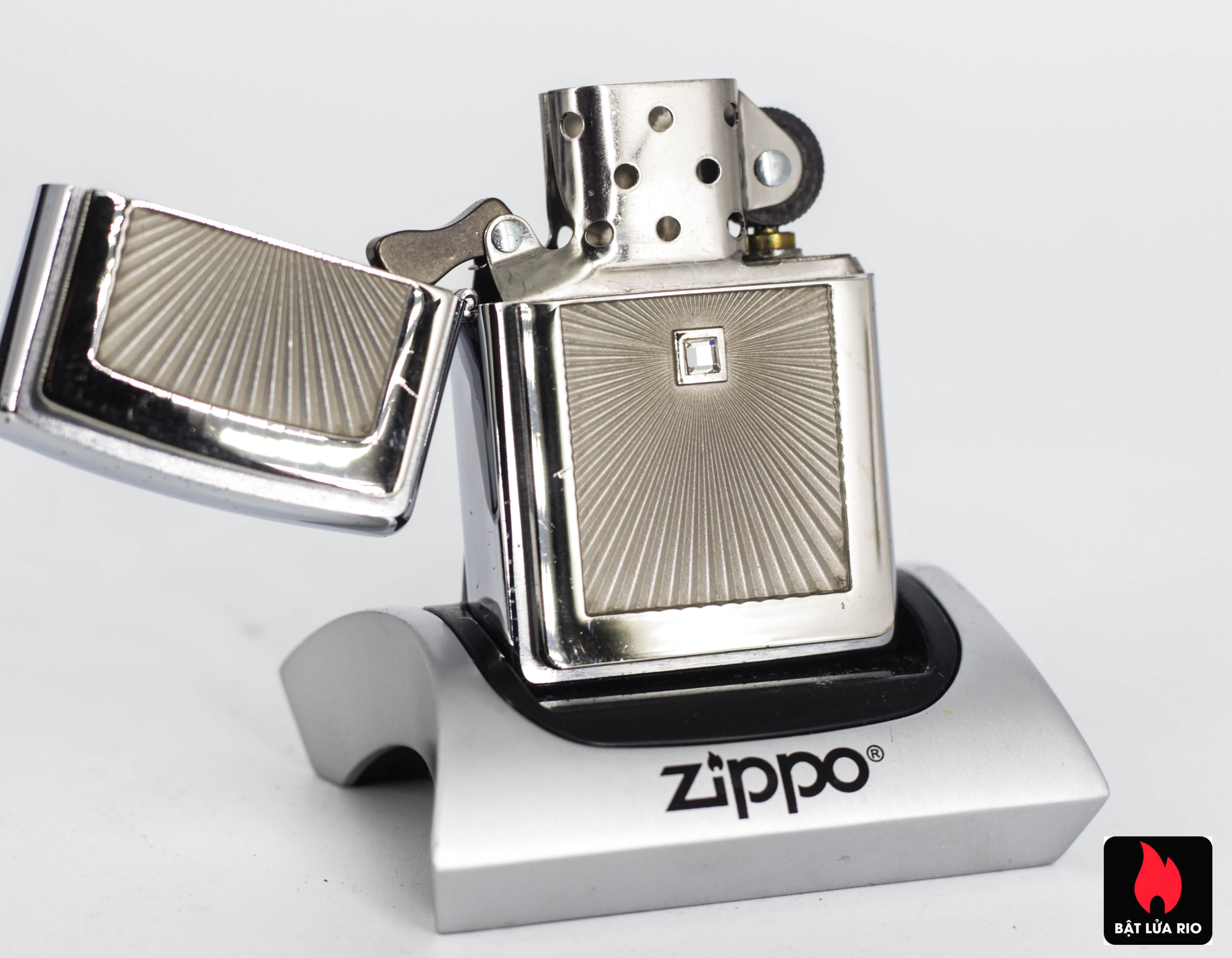 Bật Lửa Zippo 2007 – Zippo Picture Perfect Emblem