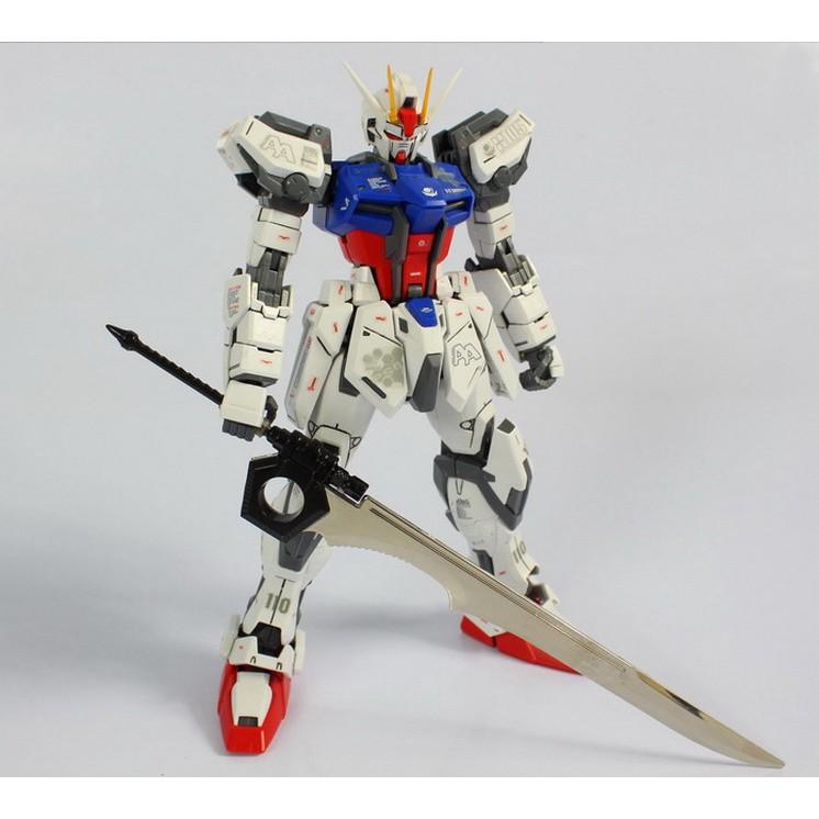 Đồ chơi mô hình lắp ráp Gundam Perfect Grade 1/60 Strike Gundam PG