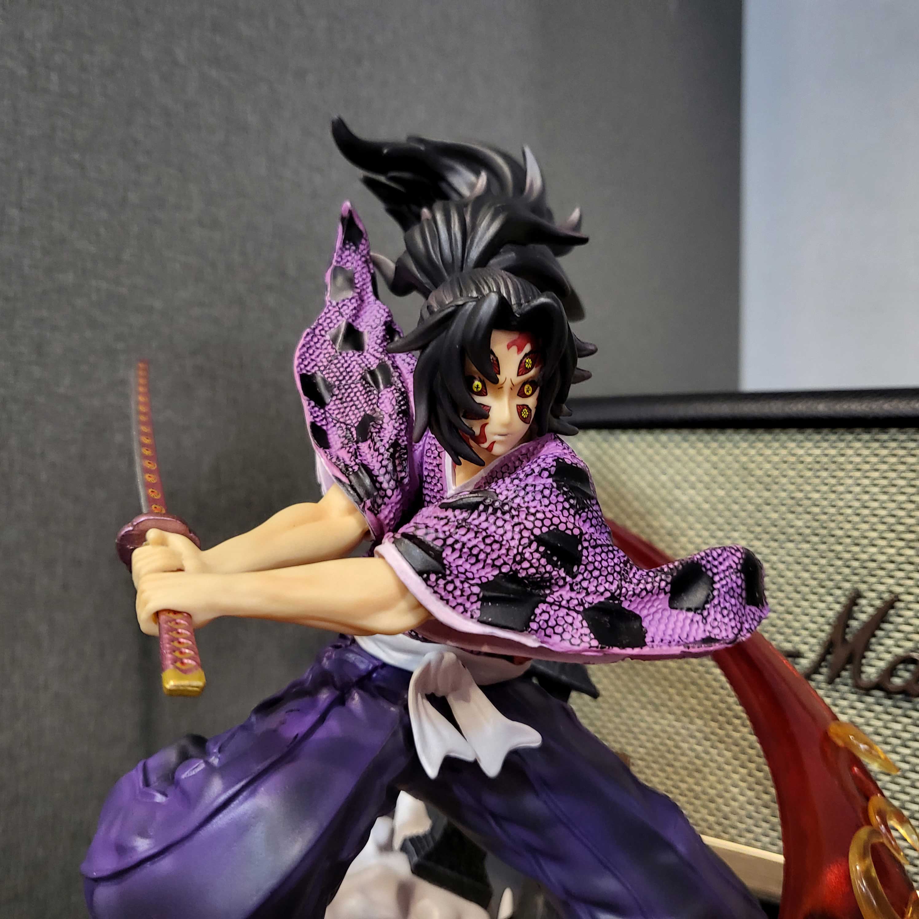 Mô hình Thượng Nhất Kokushibou 28 cm - Kimetsu No Yaiba