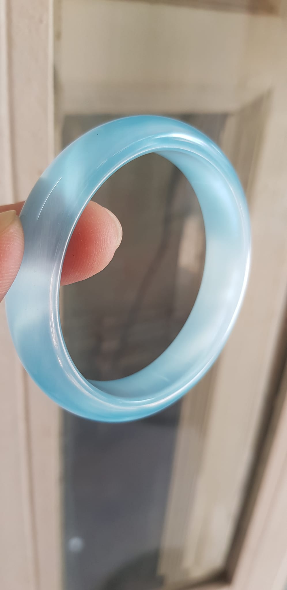 Vòng tay nữ đá mắt mèo Xanh dương nhẹ bản hẹ mới Ni 53mm x cao 12mm x dầy 6,5mm Nữ 49kg - 54kg đeo Vòng màu xanh dương nhẹ xinh tươi đẹp rẻ lắm chuẩn hợp nữ mệnh thuỷ mệnh mộc ạ