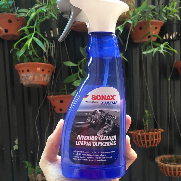 Dung dịch vệ sinh và làm sạch nội thất ô tô Sonax Xtreme Interior Cleaner 221241 - Hàng Nhập Khẩu