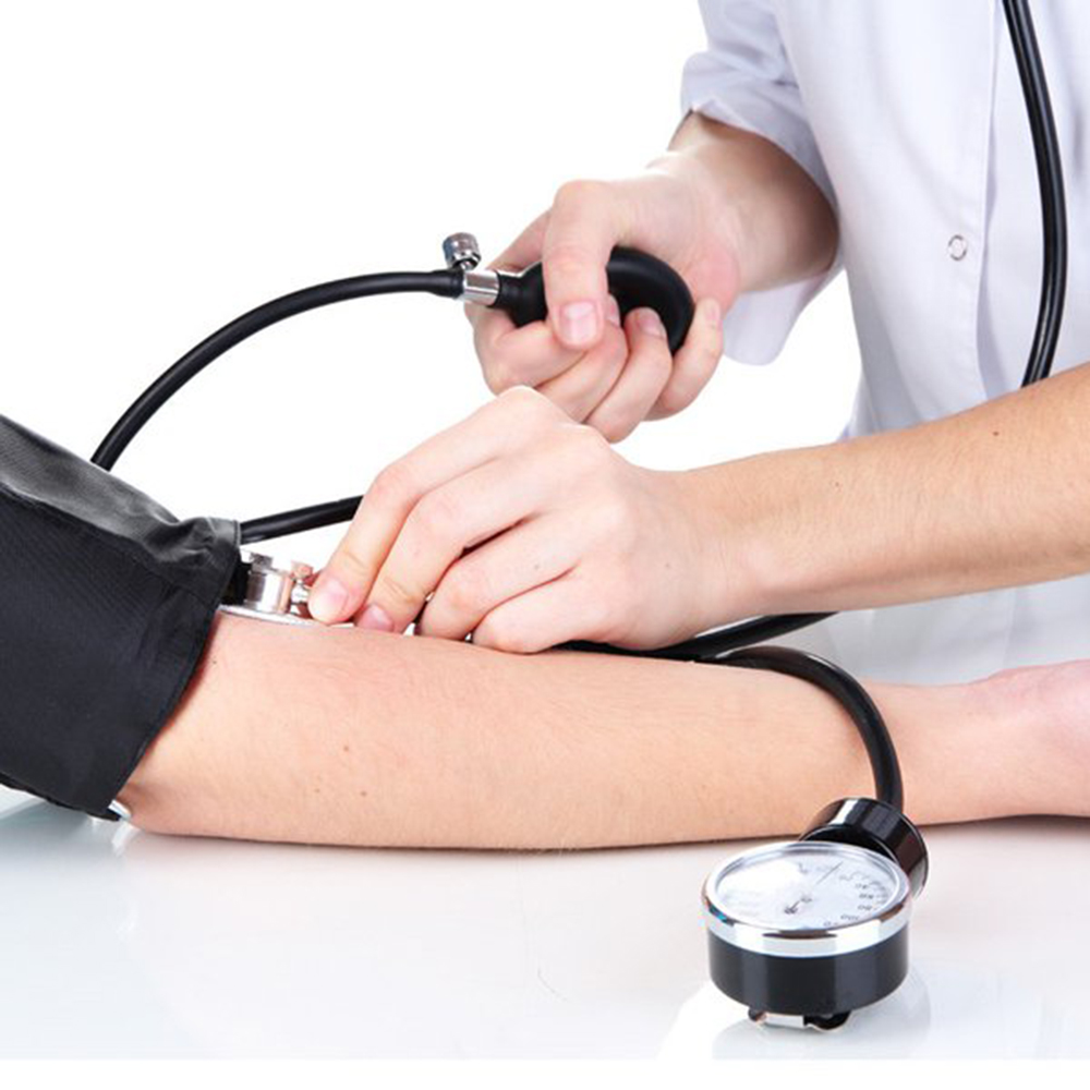 Máy đo huyết áp cơ bắp tay sử dụng pin an toàn cho người sử dụng, có độ chính xác cao với kỹ thuật đo chuyên nghiệp , giúp chăm sóc sức khỏe toàn diện