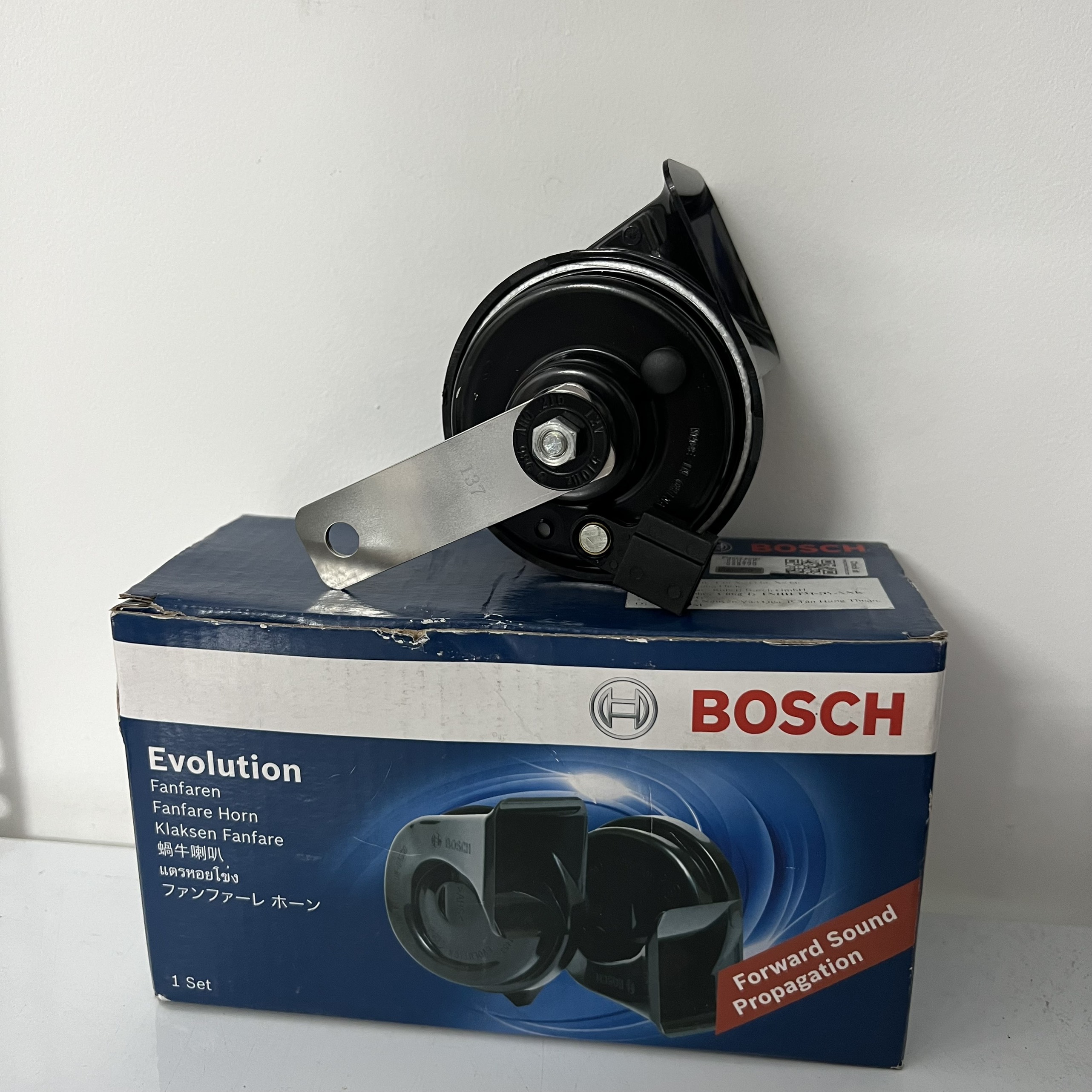 Cặp 2 Còi Bosch Còi Sò Evolution 12V Dành Cho Ô Tô Xe Tải (1 Giắc Cắm - Màu Đen, 2 Giắc Cắm - Màu Cam)