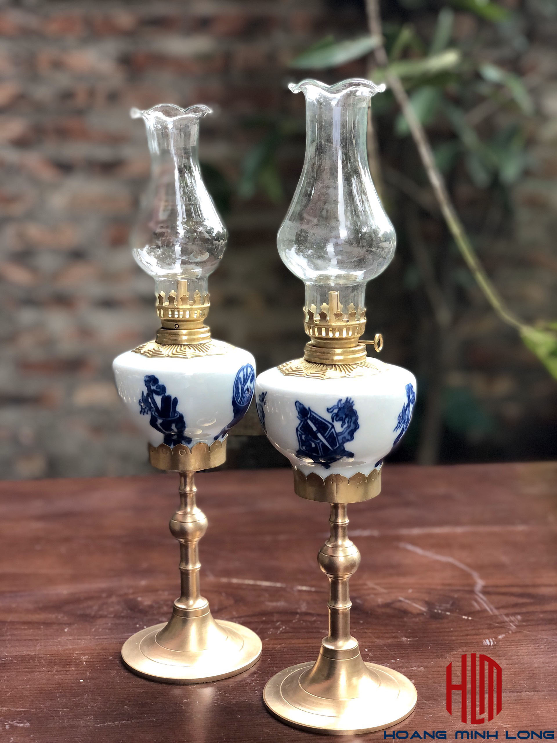 Đèn Vai Vuông Cổ Đồ Xanh Men Rạn Đắp Nổi