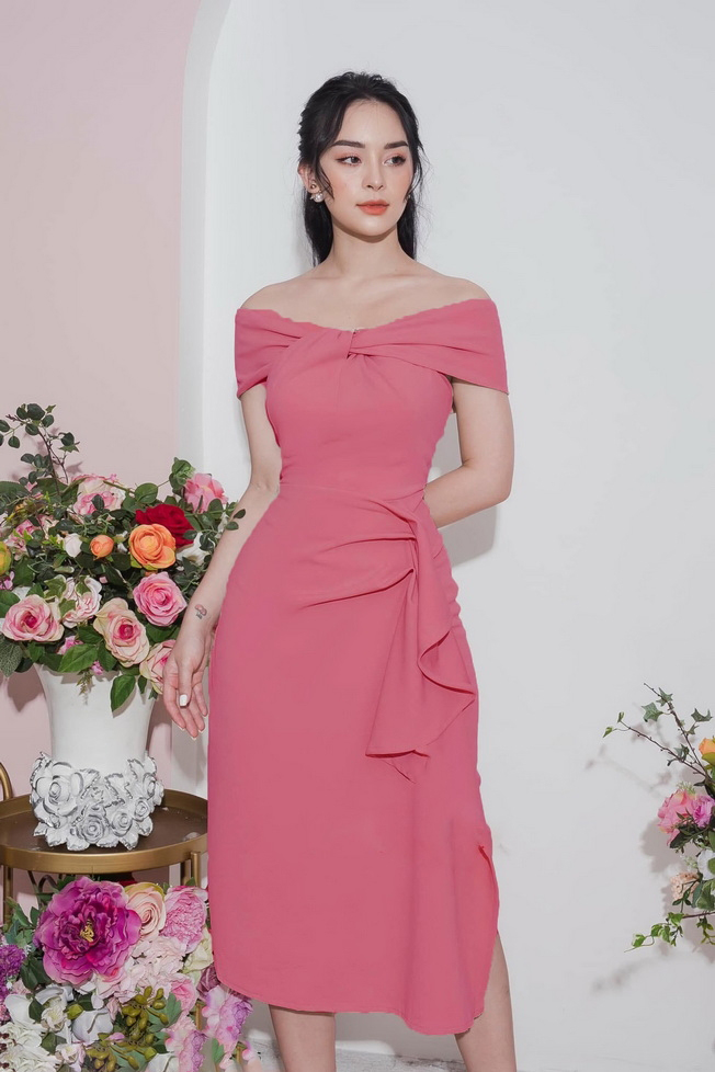 Đầm xẻ trà trễ vai