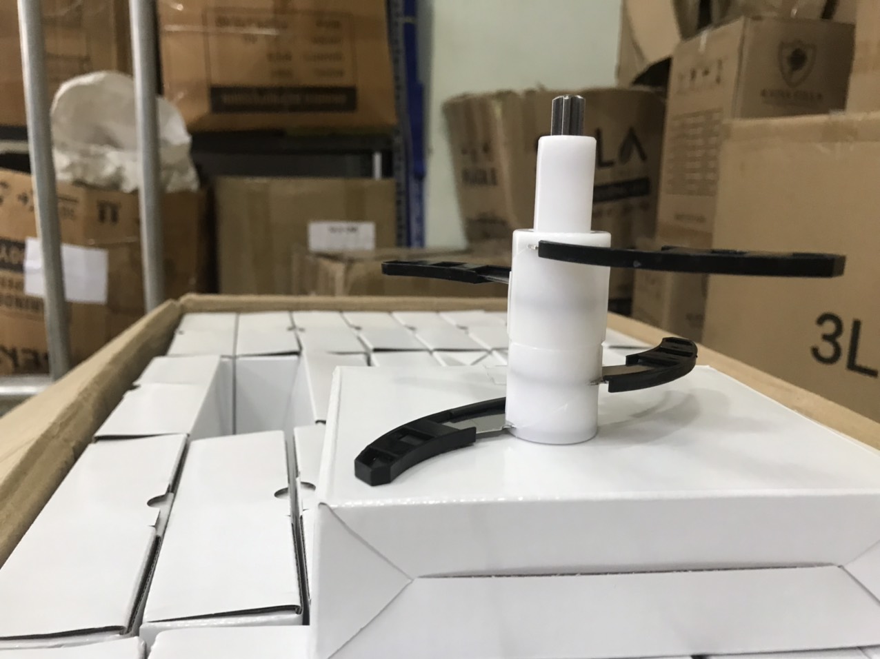 Lưỡi dao thay thế Máy xay thịt cầm tay cối thủy tinh 2l- Nhấn nút xay- Động cơ xay nhanh, mạnh- Công suất 300W