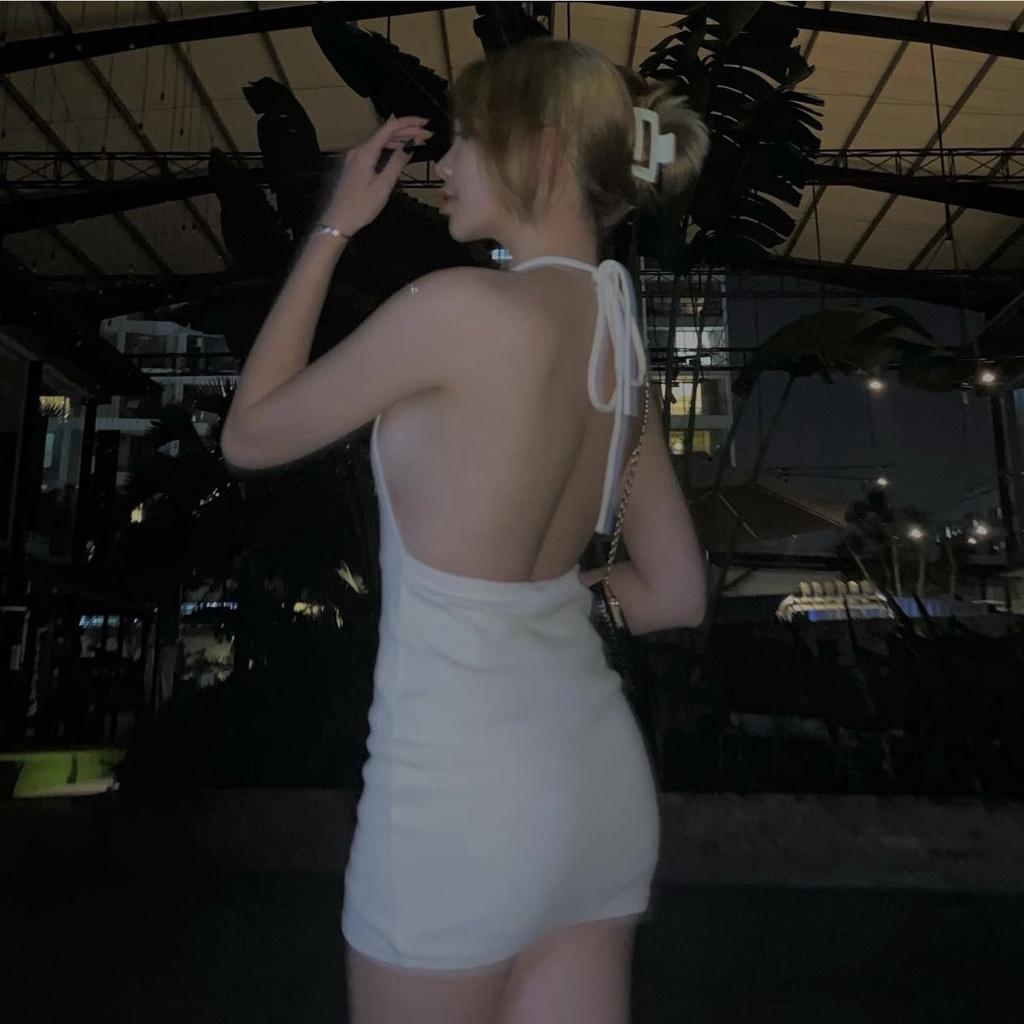 Đầm body sexy hở lưng hở eo váy ôm cổ yếm hở vai cột dây quyến rũ sang chảnh màu trắng thun gân carrotxinhdep