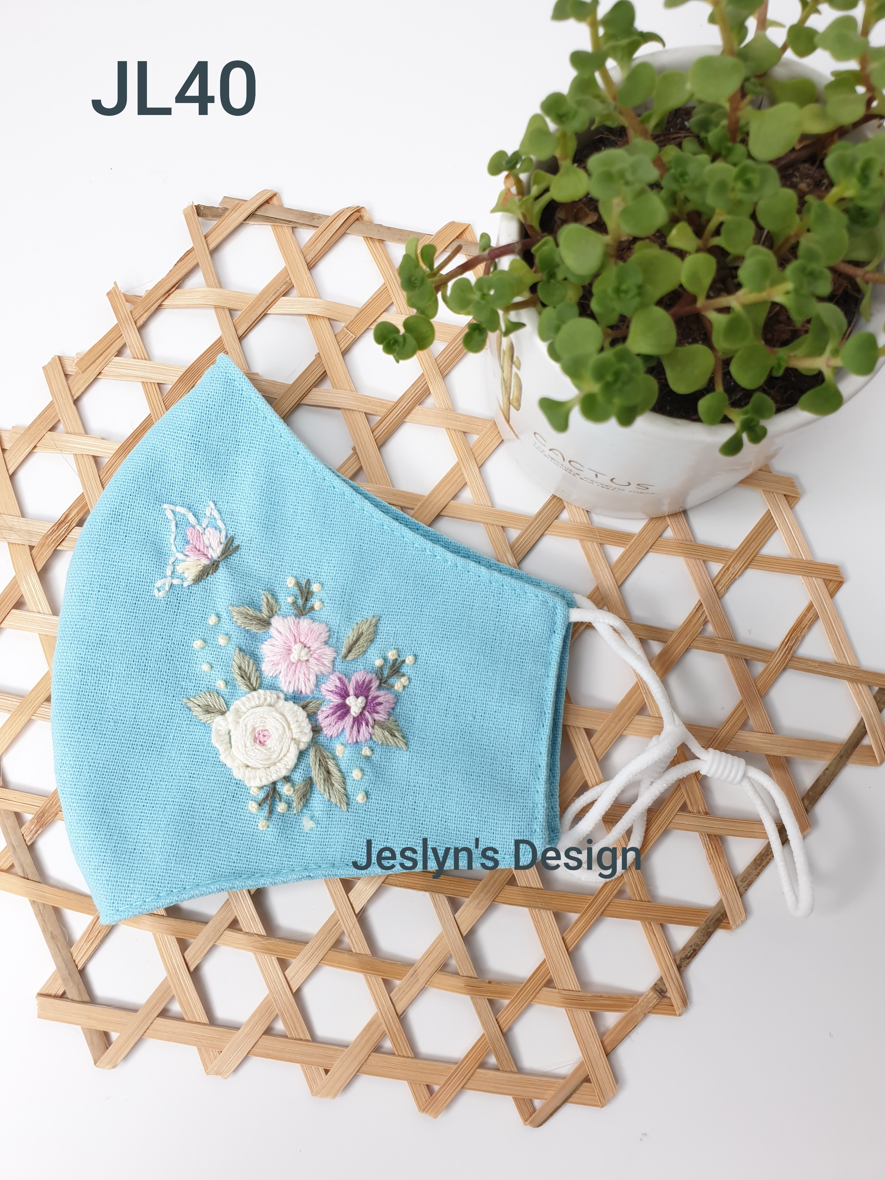 Khẩu trang thêu tay vải linen JL40