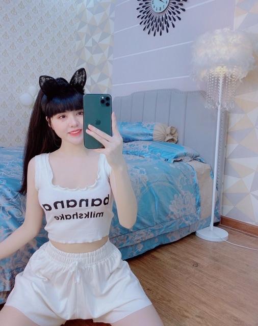 Áo thun hay dây cổ vuông in chữ crop top 40k