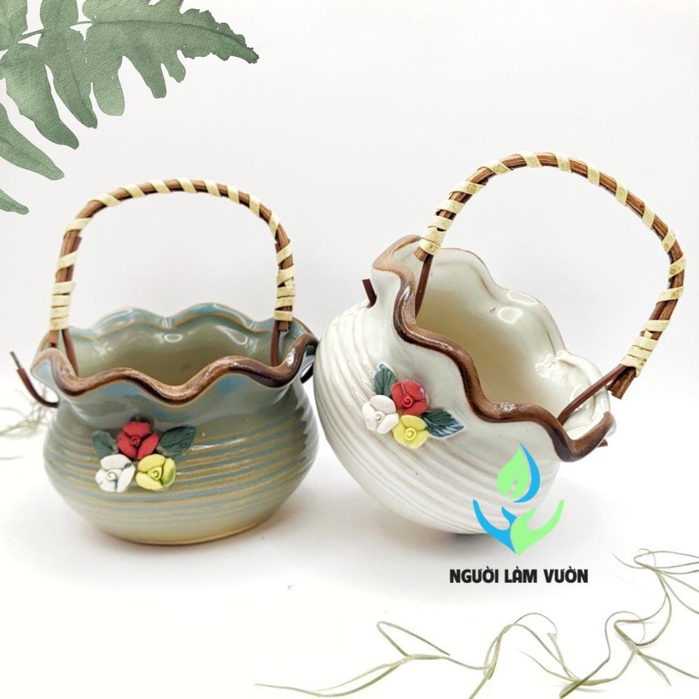 Chậu gốm sứ trồng cây kiểu giỏ hoa tròn miệng xoắn đắp hoa nổi thủ công