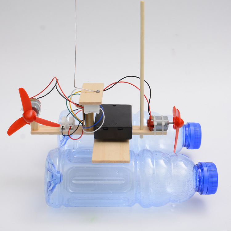 Bộ đồ chơi khoa học tự làm tàu dạng bè chạy trên mặt nước điều khiển từ xa bằng gỗ – DIY Wood Steam