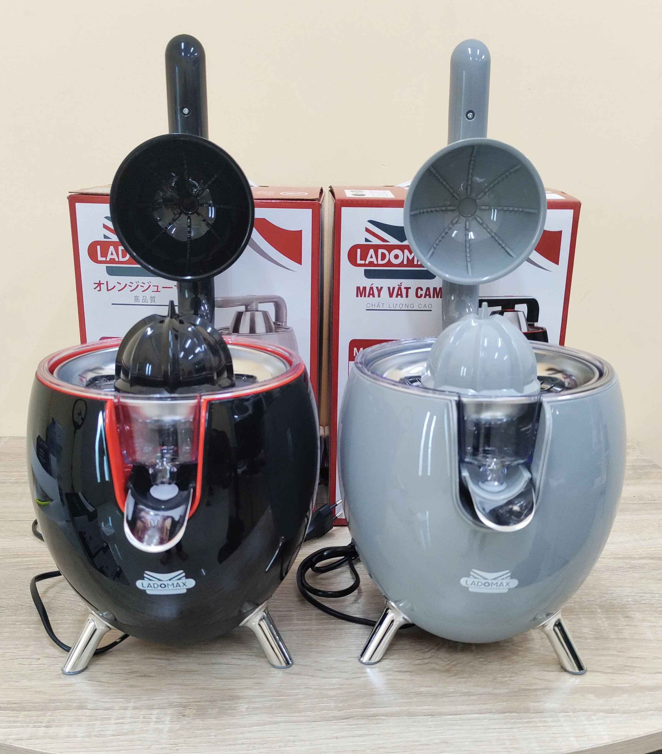 Máy vắt cam công suất lớn Ladomax - Công suất 860W - moto đồng - có linh kiện thay - Màu đen - Hàng chính hãng