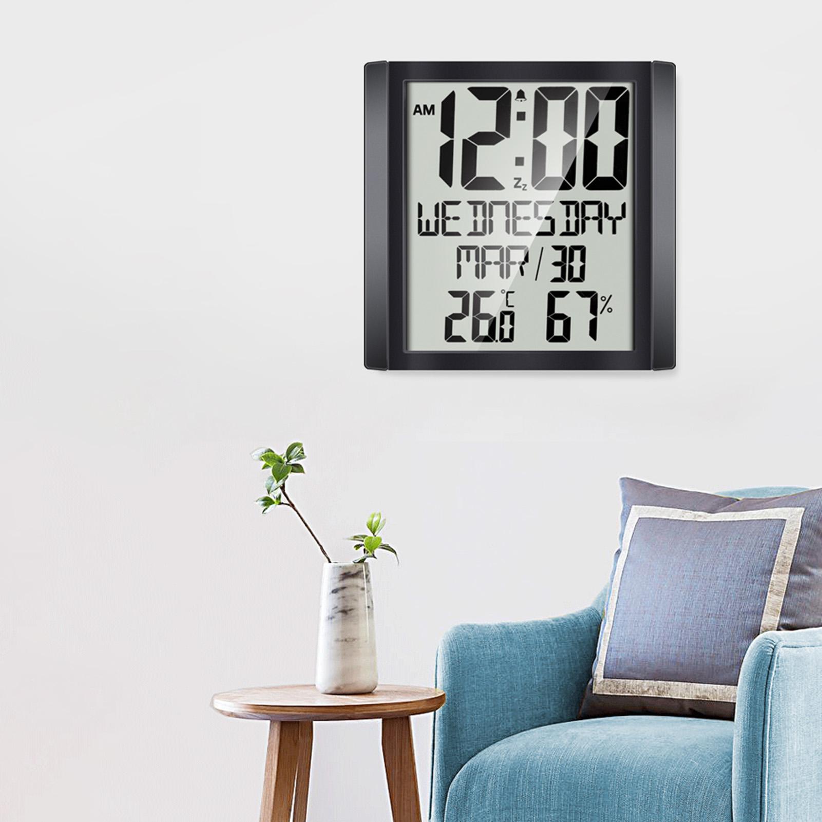 Đồng hồ đa chức năng và thực dụng ở chế độ trong nhà, hiển thị thời gian, lịch thứ, tuần, nhiệt độ và độ ẩm rõ ràng