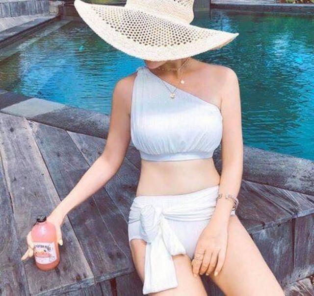 Bikini 2 mảnh dây hông