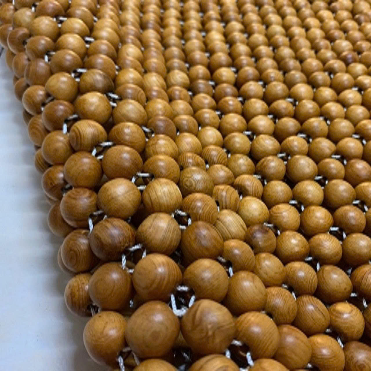 Chiếu Hạt Gỗ Pơ Mu Cao Cấp - Kích Thước 2,2mx2m hạt 1.8cm ( video , hình thật )