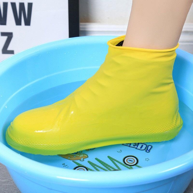 Bọc giày đi mưa chống thấm nước màu ngẫu nhiên