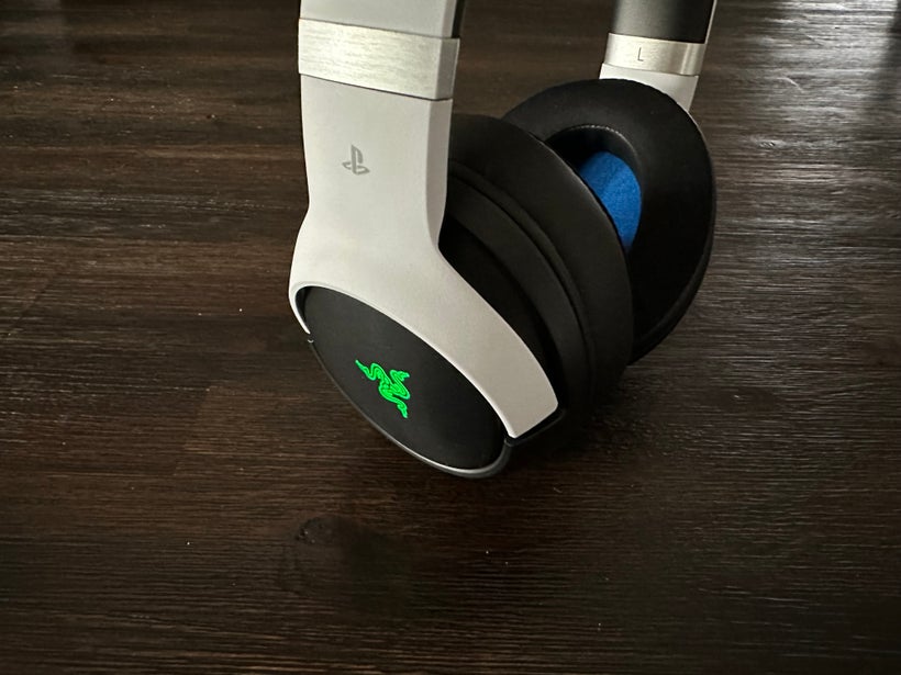 Tai nghe chơi Game Razer Kaira HyperSpeed Licensed PlayStation 5 Wireless - Hàng chính hãng