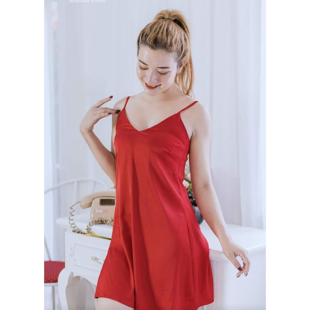 Váy ngủ lụa cao cấp xẻ tà sexy tặng kèm quần chip ren gợi cảm xinh xắn