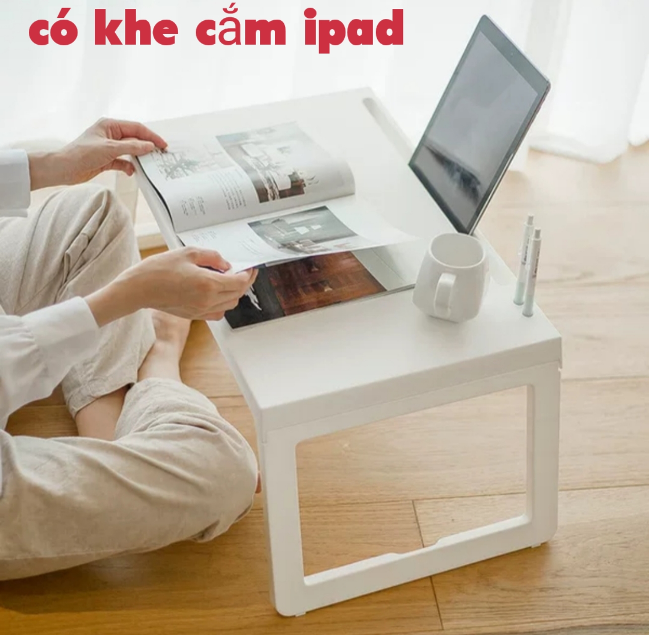 Bàn làm việc, đọc sách gấp gọn bàn học sinh - sinh viên có khe để ipad và cắm bút sử dụng gọn gàng