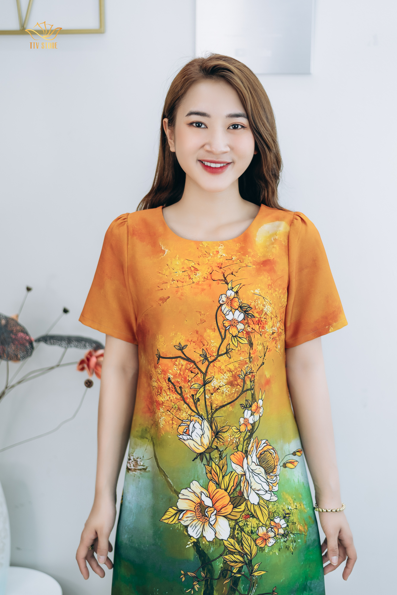 Đầm suông thiết kế trung niên cao cấp sang trọng Cổ tròn tay ngắn màu Xanh hoa TTV STORE TTV1337
