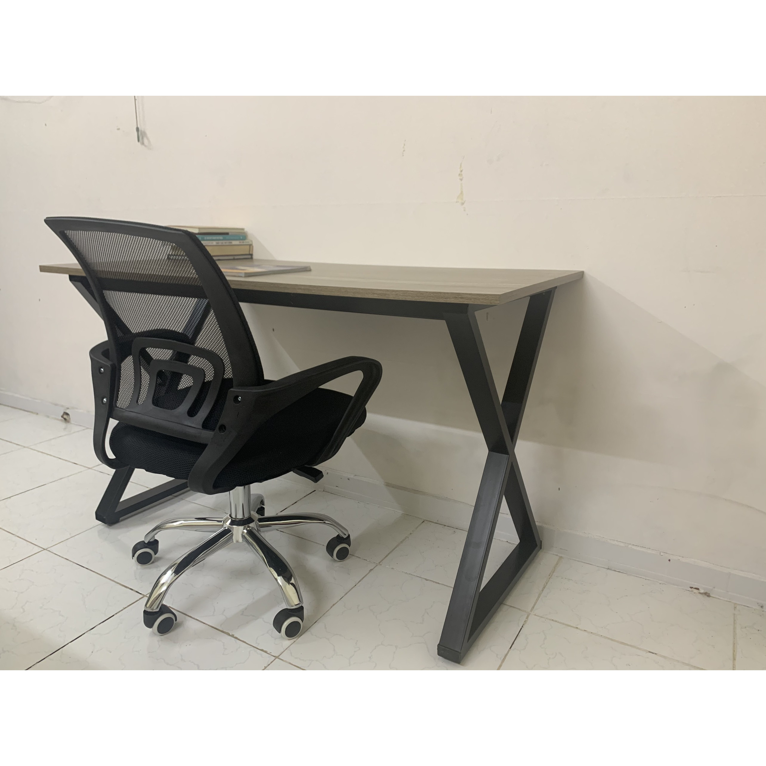 Bàn làm việc chữ X phong cách trẻ trung