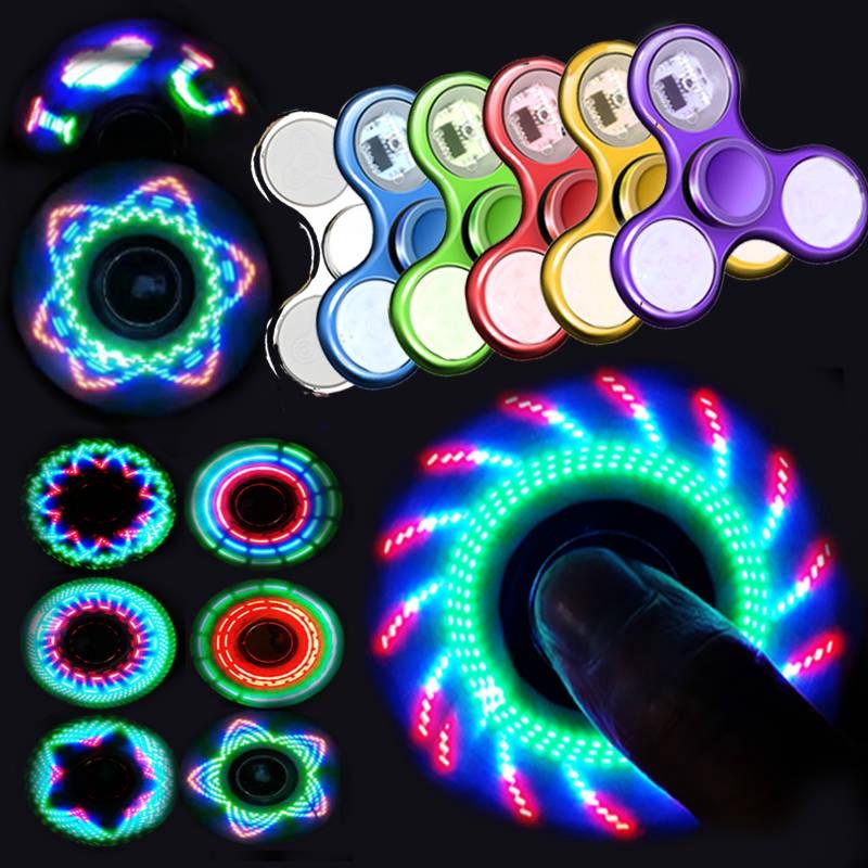 (SẴN VN) Con Quay Đồ Chơi Fidget Spinner Đèn Led 6 Màu Sáng Tạo Giúp Giảm Căng Thẳng Vui Nhộn