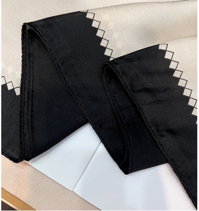 KHĂN CHOÀNG LỤA DÁNG DÀI CỰC SANG PHONG CÁCH TÂY ÂU SANG XỊN MỊN MÃ 09