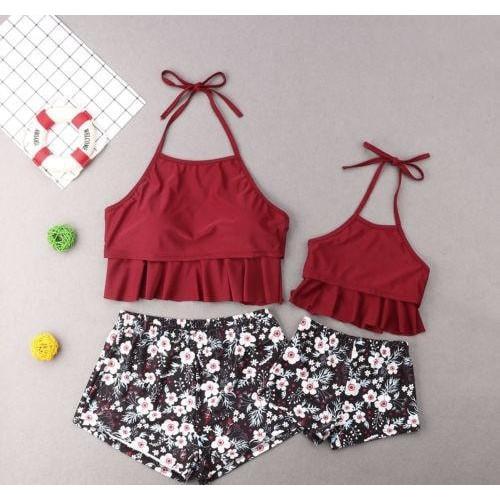 Bikini mẹ và bé gái