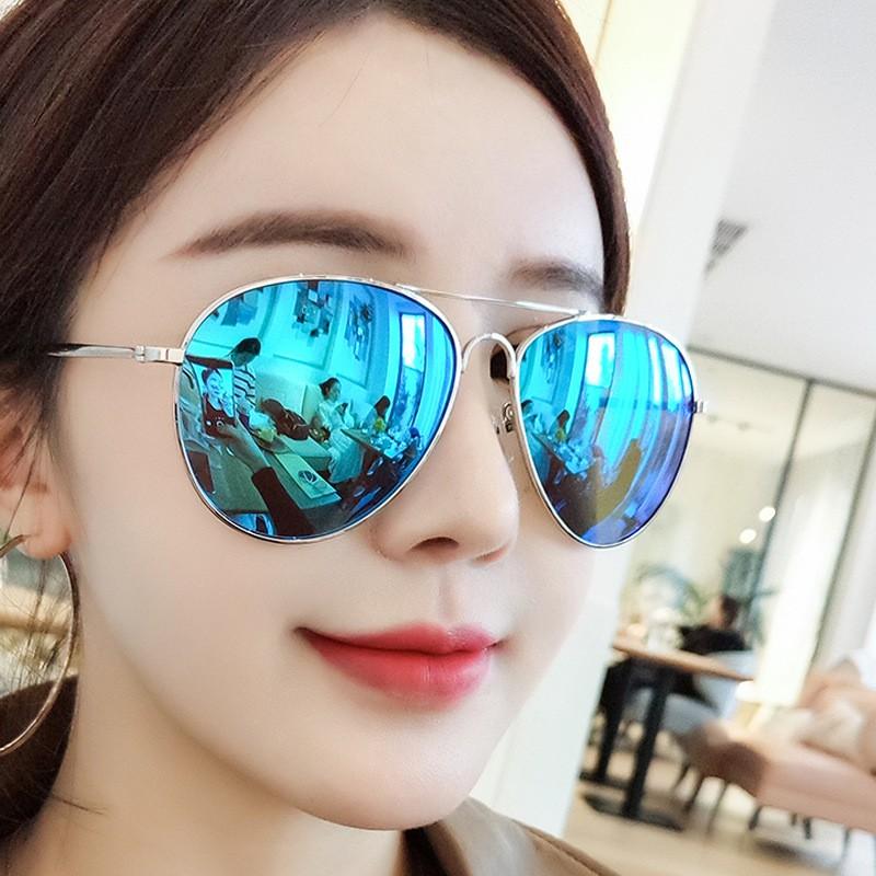 Kính râm nữ kính mát thời trang gọng kính mầu vàng nhạt mắt kính phân cực