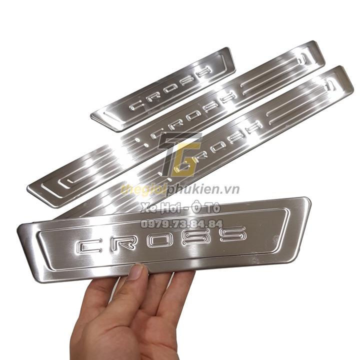 Bộ sản phẩm ỐP BẬC CỐP VÀ BẬC CỬA Inox xe Toyota Cross