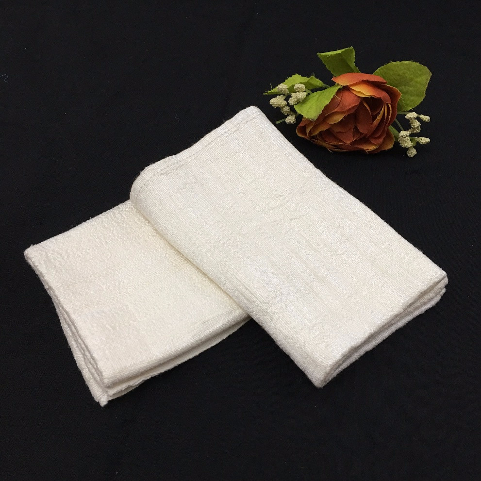 Combo 2 Khăn mặt tơ tằm thiên nhiên Việt Nam, kích thước 30x40cm, rất mềm mại với làn da em bé, làn da nhạy cảm, khăn mặt 100% tơ tằm, hàng thủ công Việt Nam