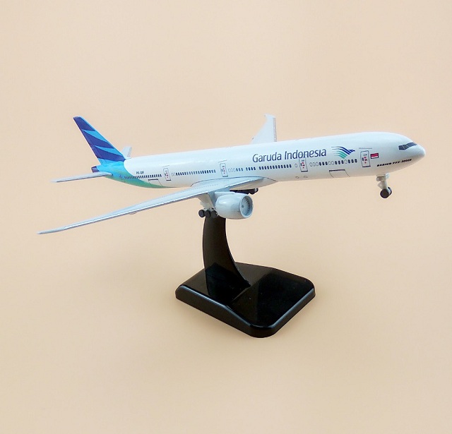 Mô hình máy bay tĩnh Boeing 777-300ER Ga.ru.da Indonesia