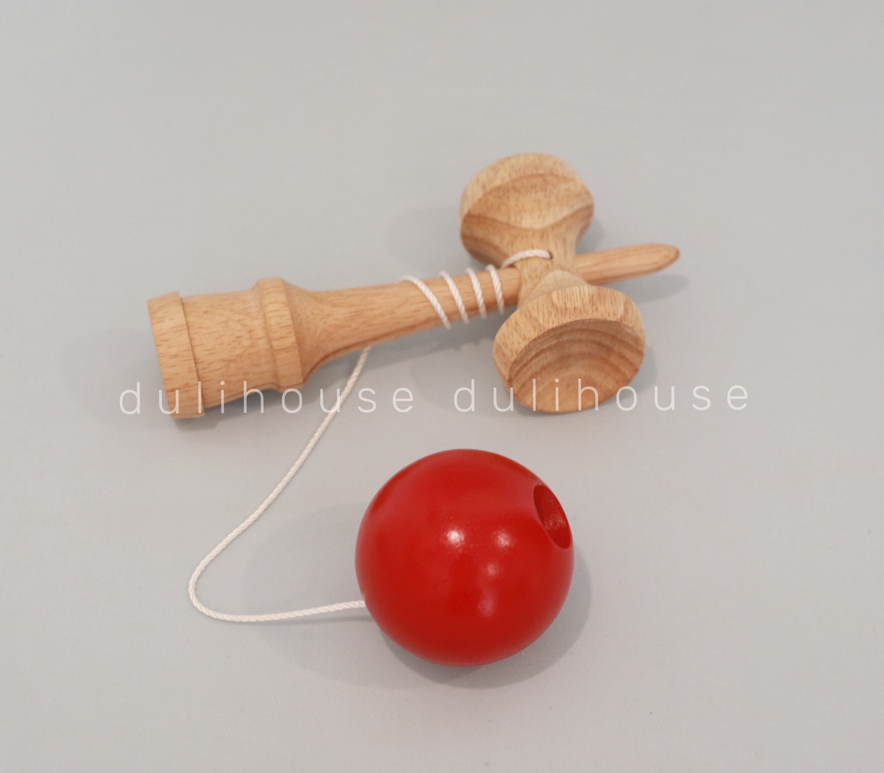 Đồ chơi gỗ cao cấp Kendama giúp rèn luyện tính kiên trì, sự tập trung; phát triển khả năng phối hợp tay &amp; mắt, sự cân bằng, phản xạ cũng như sự dẻo dai của tay, chân &amp; cả cơ thể - Sản xuất tại Việt Nam