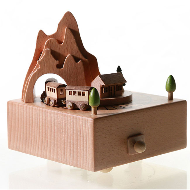 Hộp nhạc gỗ tàu qua núi