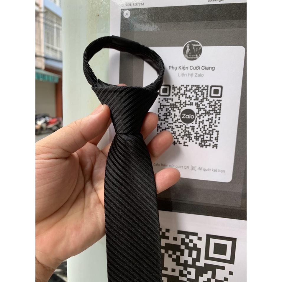 Cà vạt nam thắt sẵn dây kéo 5cm màu đen kẻ mẫu mã 2021 thanh niên TP HCM Giangpkc CVVH5CMDK