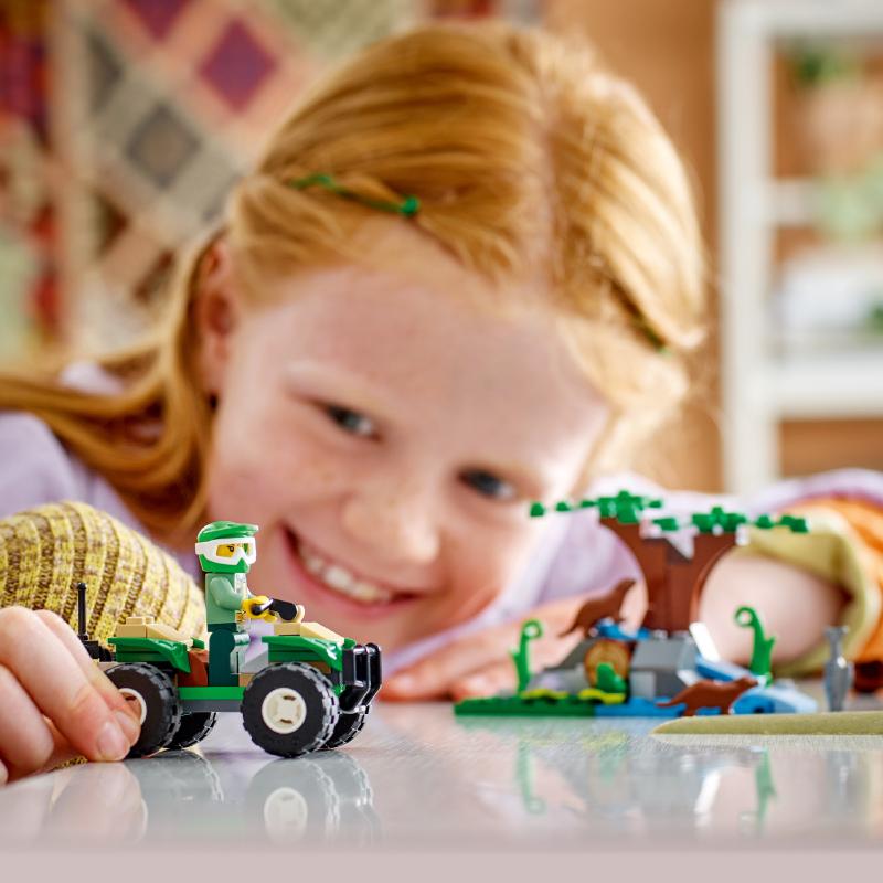 Đồ Chơi Lắp Ráp LEGO City Xe Cứu Hộ Rái Cá 60394