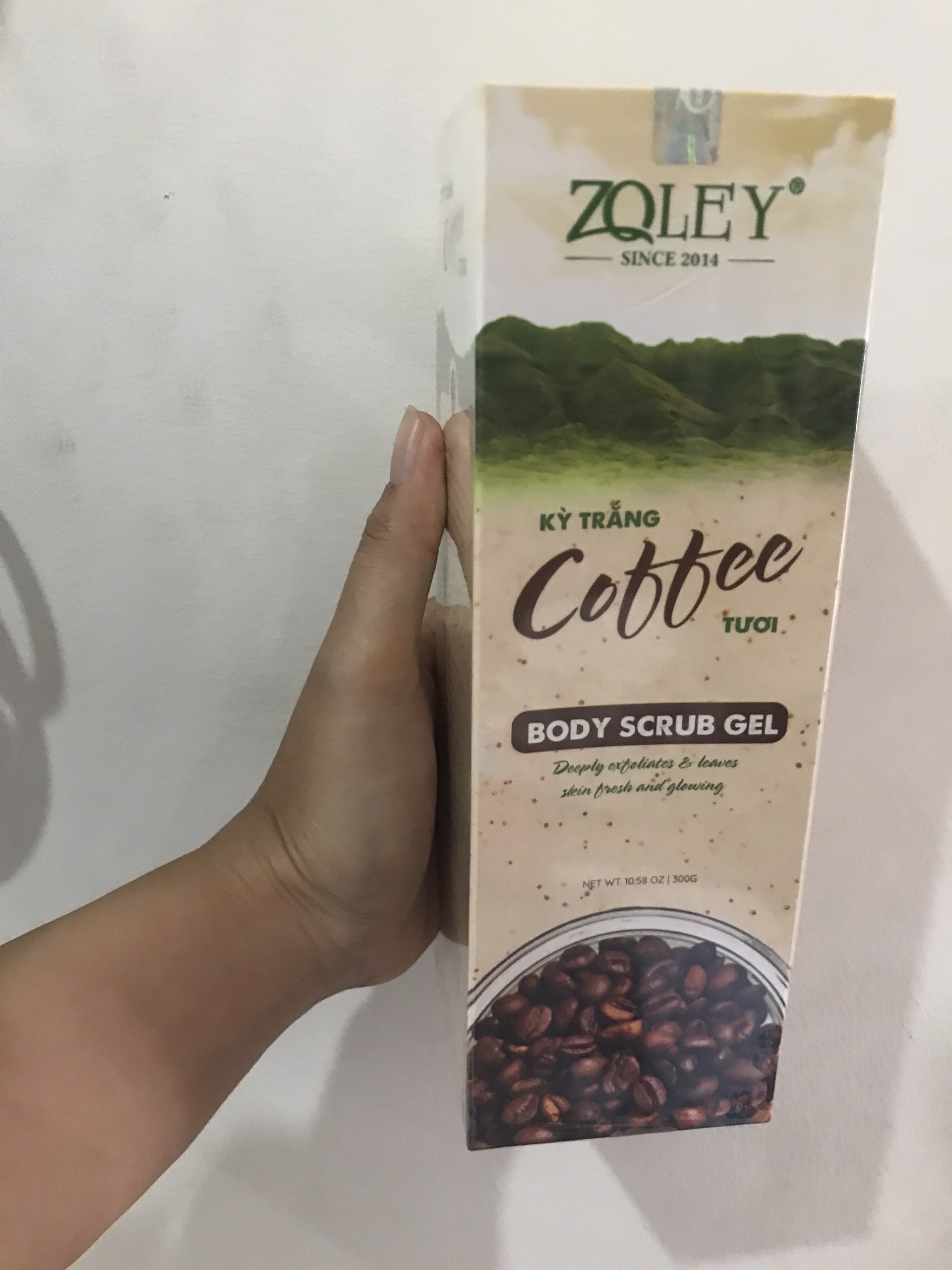 Gel Tẩy Tế Bào Chết Toàn Thân Zoley 300g - Gel Scrub Mẫu Mới, Tặng Kèm Cột Tóc Màu Ngẫu Nhiên