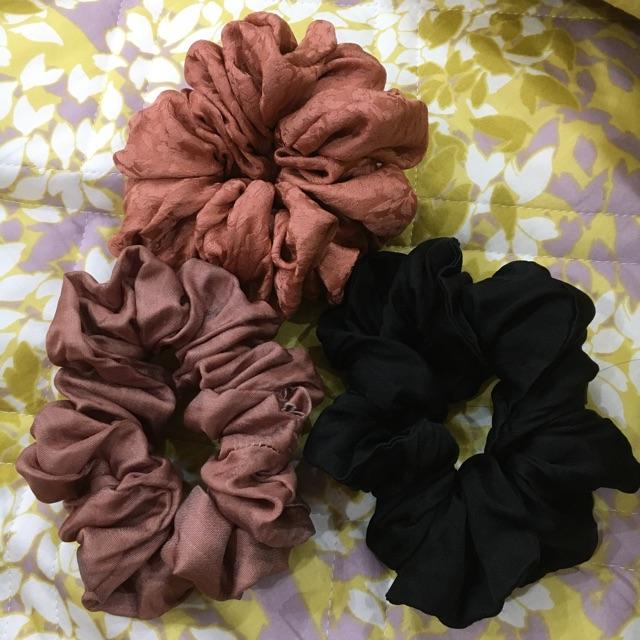 Dây buộc tóc Scrunchies lụa hai da