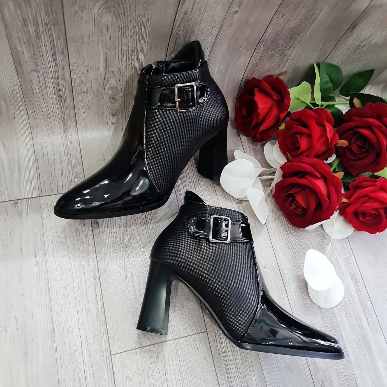 Boots thời trang nữ da bóng phối vân ROSATA RO603 - 8p - HÀNG VIỆT NAM - BKSTORE